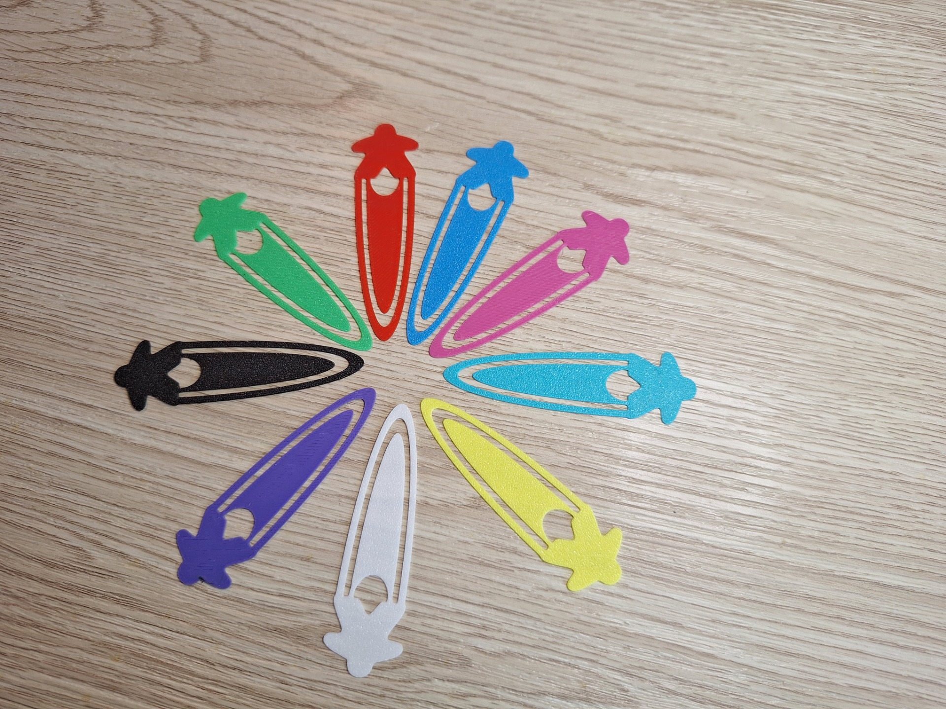 zwart, bambu groen, rood, cyaan, magenta, turquoise, geel, wit en paars afgebeeld