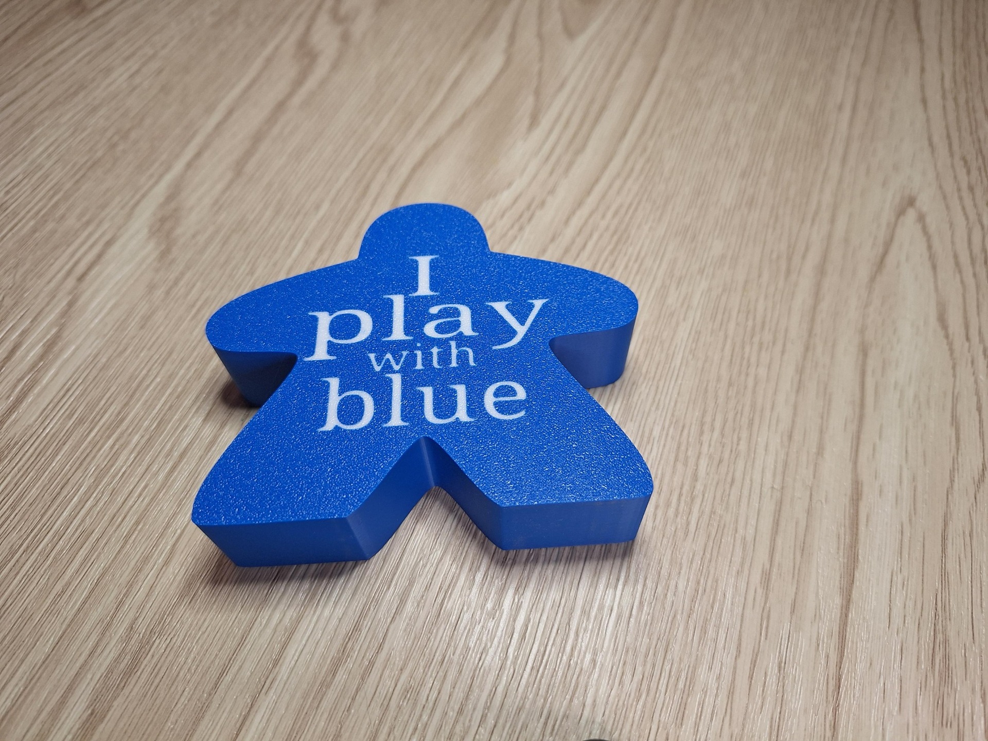 cobalt blauw met witte letters